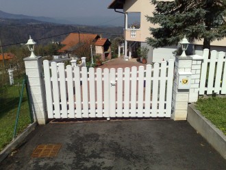 06 - Dvokrilna dvoriščna vrata - PVC.