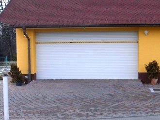 05 - Rolo garažna vrata z zasteklitvijo.