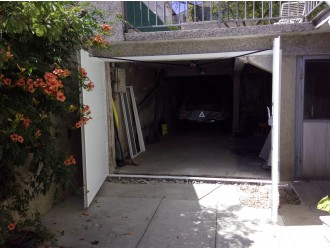 Dvokrilna garažna vrata s pogonom