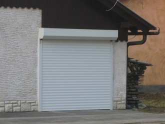 08 - Rolo garažna vrata bele barve.