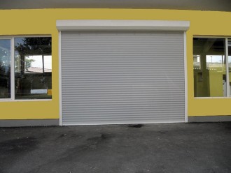 13 - Rolo industrijska garažna vrata v RAL barvi.